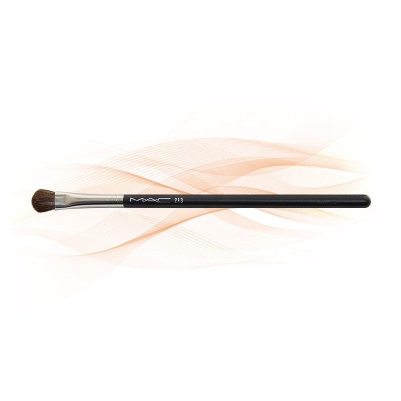 MAC 213 Fluff Brush
